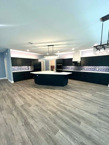 7417 Weathertop Drive, Shreveport, LA 71107