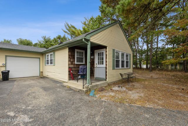 6 Pembroke Lane C, Whiting, NJ 08759