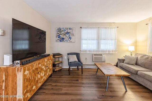 6 Pembroke Lane C, Whiting, NJ 08759