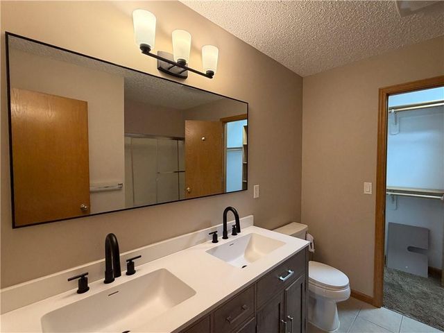 2908 Meadow Drive, Lawrence, KS 66047