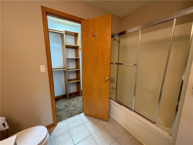 2908 Meadow Drive, Lawrence, KS 66047