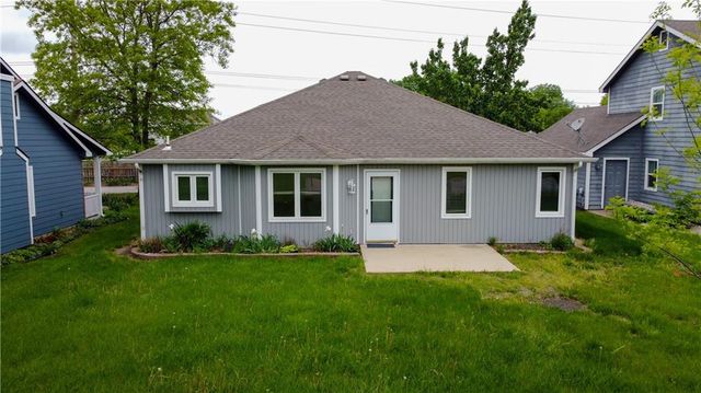 2908 Meadow Drive, Lawrence, KS 66047