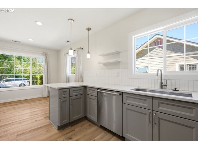4320 Se 49TH Ave, Portland, OR 97206