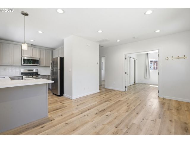 4320 Se 49TH Ave, Portland, OR 97206