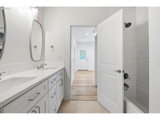 4320 Se 49TH Ave, Portland, OR 97206