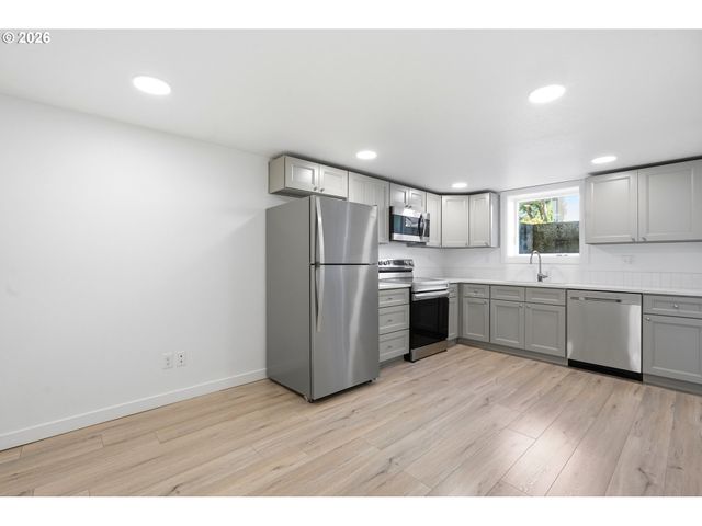 4320 Se 49TH Ave, Portland, OR 97206
