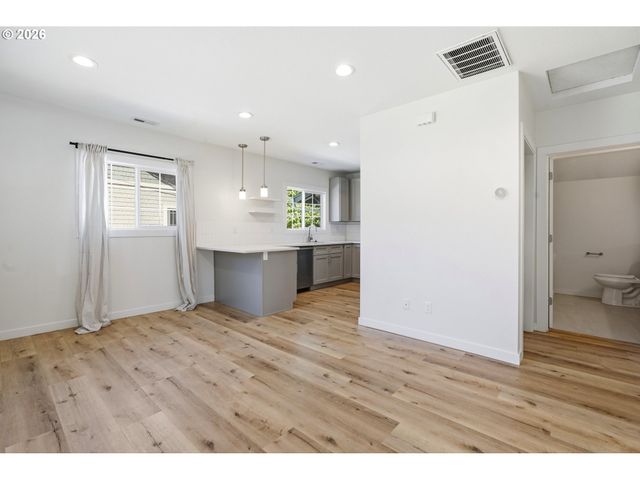 4320 Se 49TH Ave, Portland, OR 97206