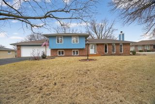 15 E Cedar Court, Yorkville, IL 60560