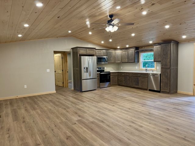 484 Spencer Dr, Spencer, TN 38585
