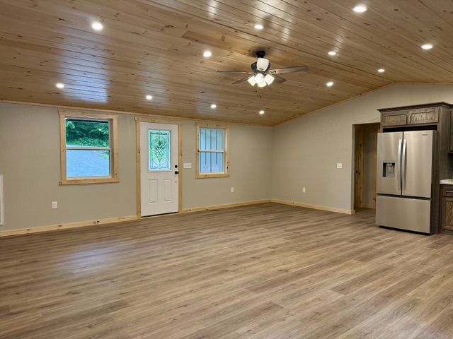 484 Spencer Dr, Spencer, TN 38585