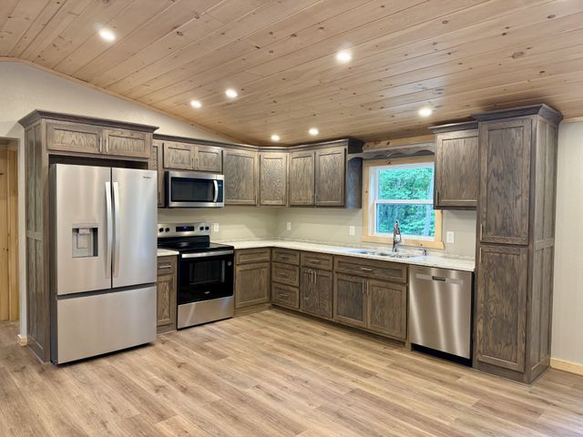 484 Spencer Dr, Spencer, TN 38585