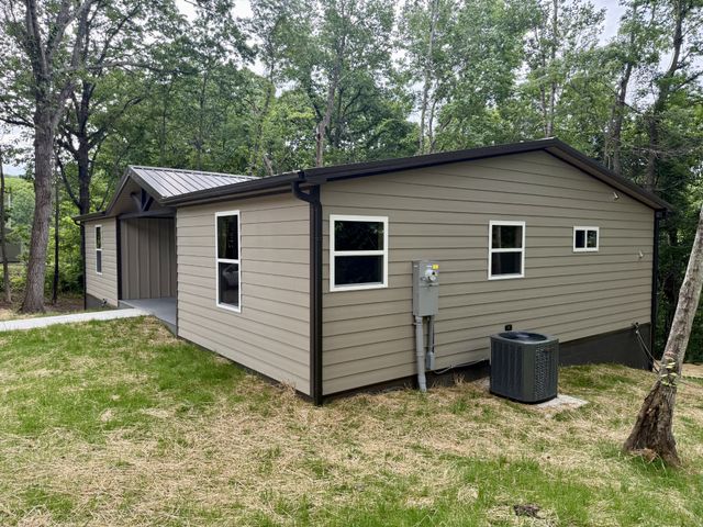 484 Spencer Dr, Spencer, TN 38585