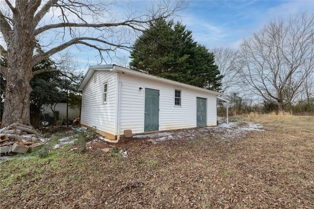 939 Sitton Mill Road, Seneca, SC 29678