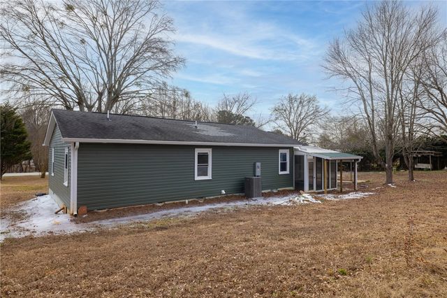 939 Sitton Mill Road, Seneca, SC 29678