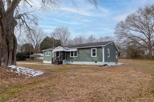 939 Sitton Mill Road, Seneca, SC 29678