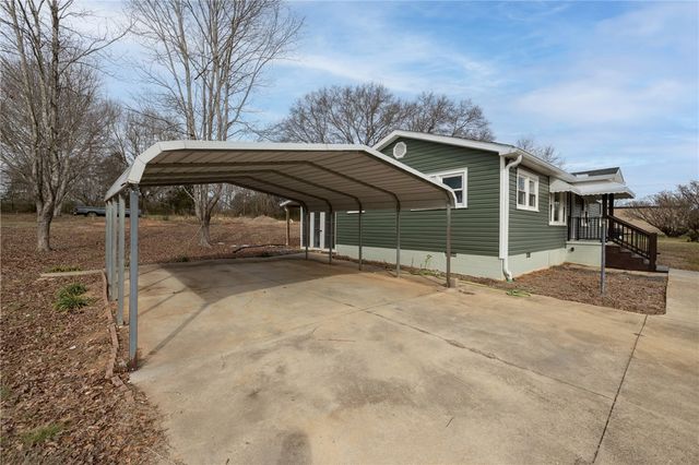 939 Sitton Mill Road, Seneca, SC 29678