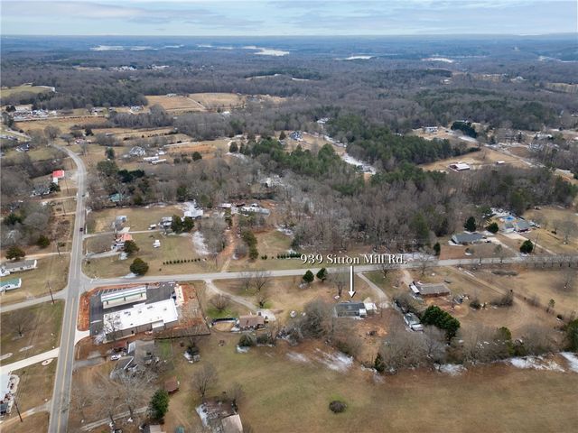 939 Sitton Mill Road, Seneca, SC 29678