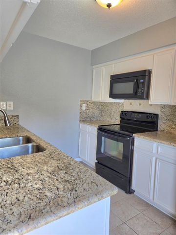 1532 Silverpines Road 532, Houston, TX 77062