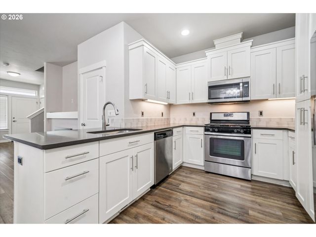 5231 Se DAVIS Rd, Hillsboro, OR 97123