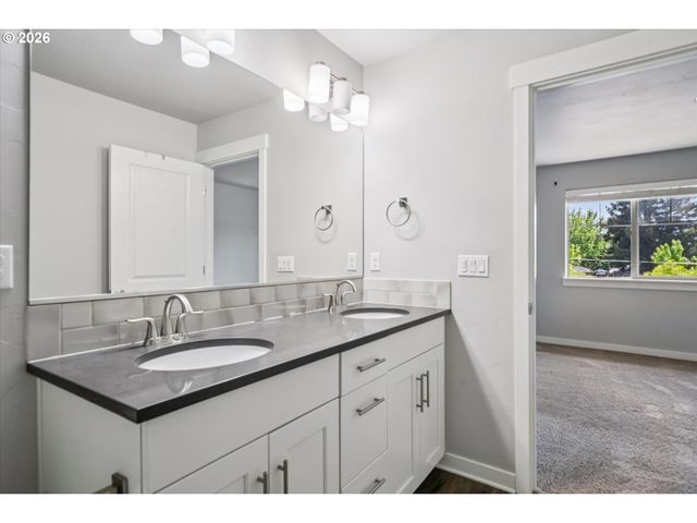 5231 Se DAVIS Rd, Hillsboro, OR 97123