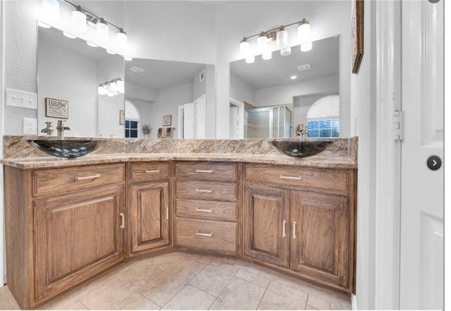 1504 Mountain Laurel Lane, Desoto, TX 75115