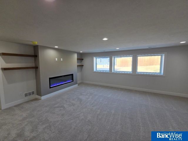 9409 Delano Drive, Lincoln, NE 68516