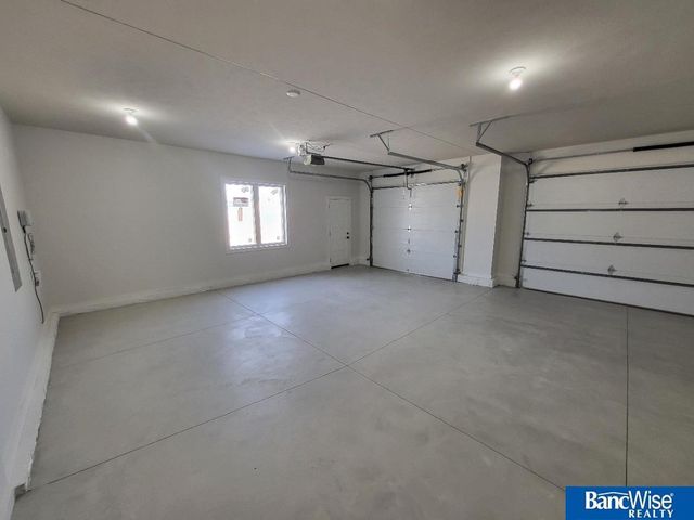 9409 Delano Drive, Lincoln, NE 68516