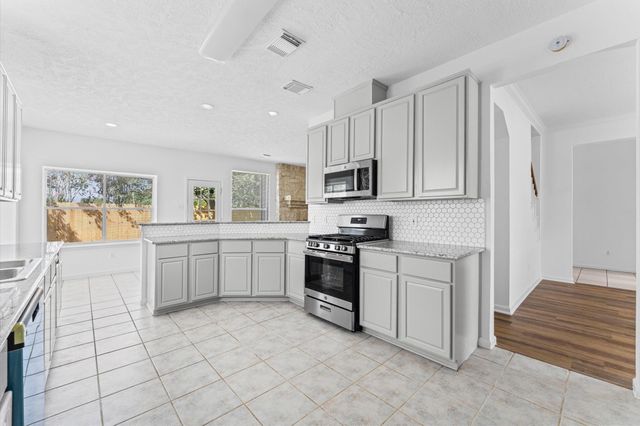 3131 Genessee Creek Lane, Friendswood, TX 77546