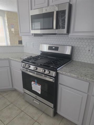 3131 Genessee Creek Lane, Friendswood, TX 77546