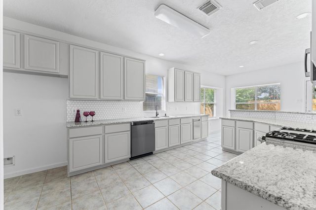 3131 Genessee Creek Lane, Friendswood, TX 77546