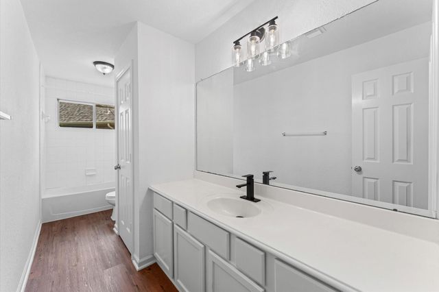 3131 Genessee Creek Lane, Friendswood, TX 77546