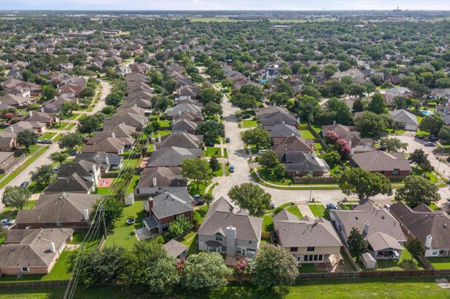 3131 Genessee Creek Lane, Friendswood, TX 77546