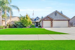 2933 W Oriole Avenue, Visalia, CA 93291