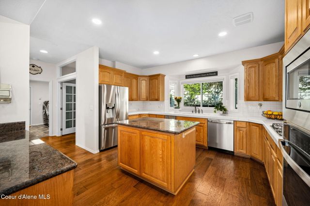 2304 E GRANDVIEW DR, Coeur D'alene, ID 83815