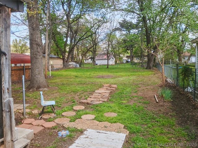 707 S Cherokee Avenue, Tahlequah, OK 74464