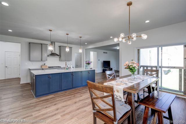 58775 Gidran Drive, South Lyon, MI 48178