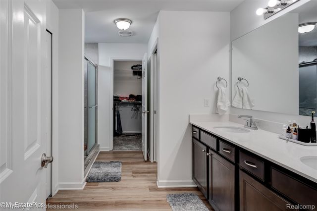 58775 Gidran Drive, South Lyon, MI 48178