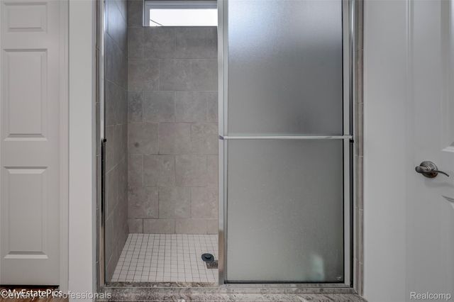 58775 Gidran Drive, South Lyon, MI 48178