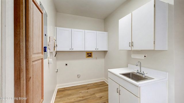 3525 Hurstbourne Ridge Blvd, Louisville, KY 40299