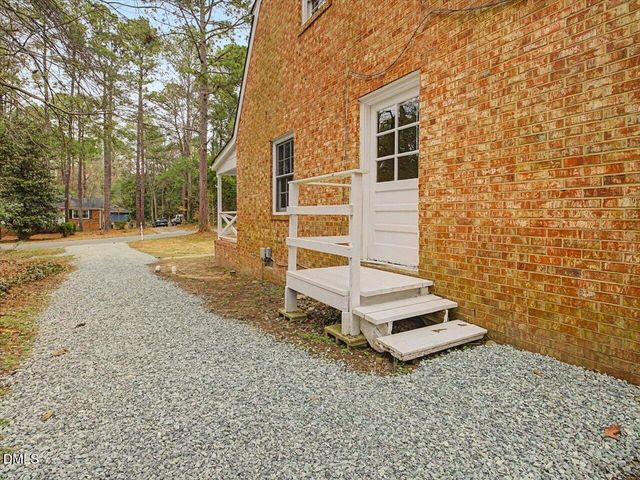 103 Yorktown Drive, Chapel Hill, NC 27516