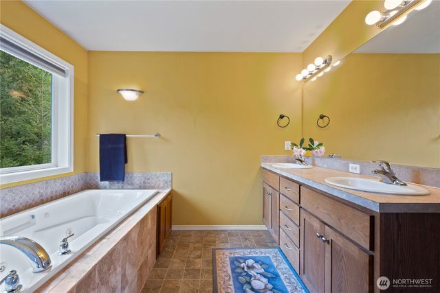 2208 Coal Creek Road, Longview, WA 98632