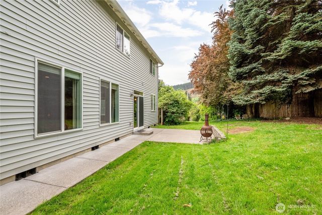 2208 Coal Creek Road, Longview, WA 98632