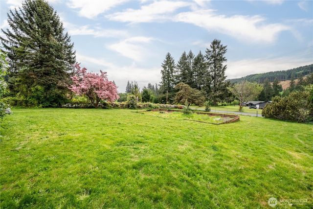 2208 Coal Creek Road, Longview, WA 98632