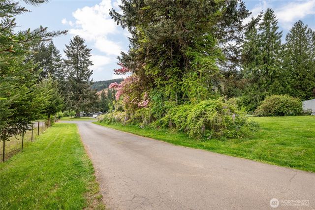 2208 Coal Creek Road, Longview, WA 98632
