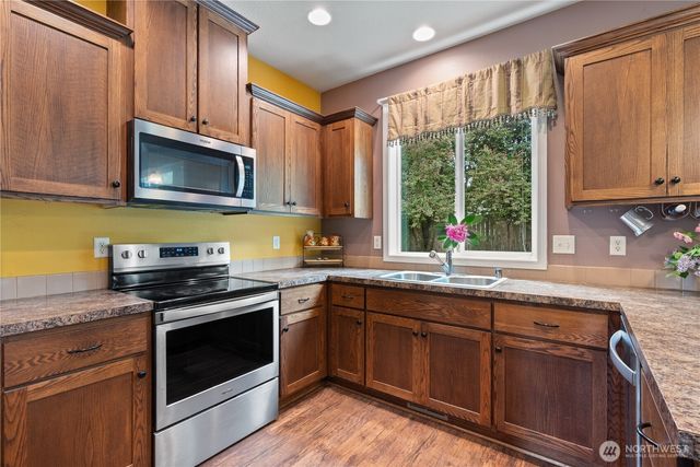 2208 Coal Creek Road, Longview, WA 98632
