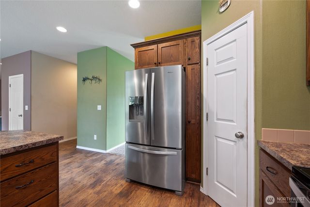 2208 Coal Creek Road, Longview, WA 98632