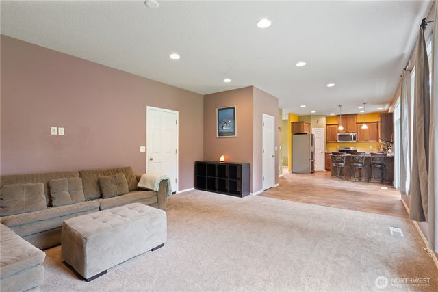 2208 Coal Creek Road, Longview, WA 98632