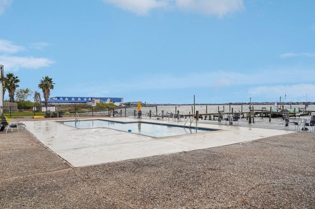 3535 Nasa Rd 1 Parkway 20, Seabrook, TX 77586