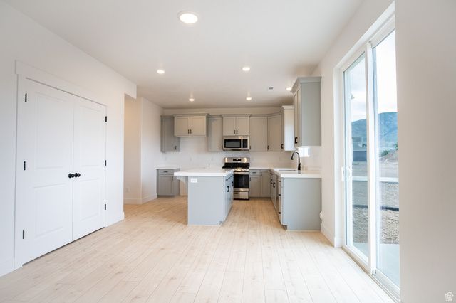537 W 1850 N, Harrisville, UT 84404