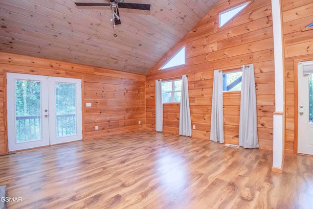 514 Indian Gap Rd, Sevierville, TN 37862